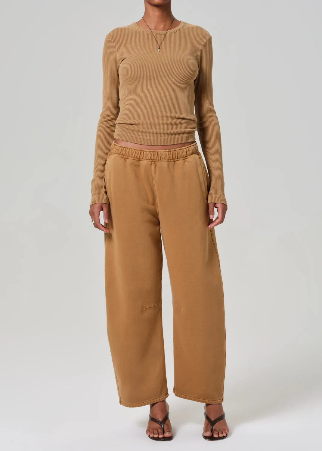 Bina Crewneck in Brown