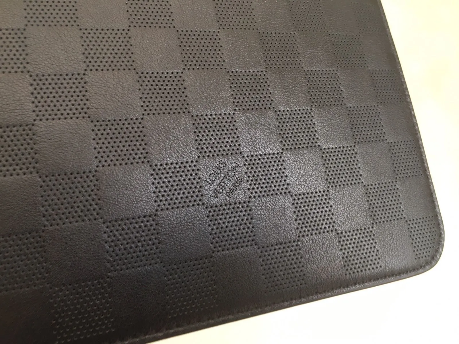 Damier iPad Air Softcase