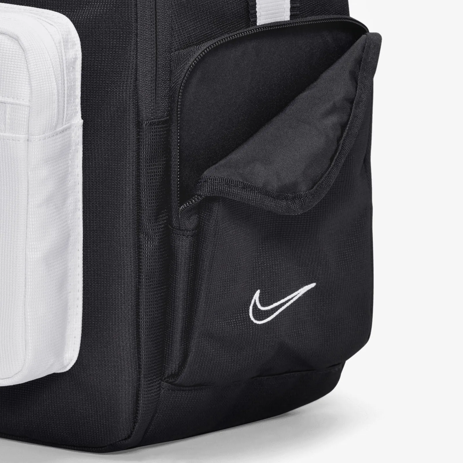 Kyrie 26L Backpack - Black/White