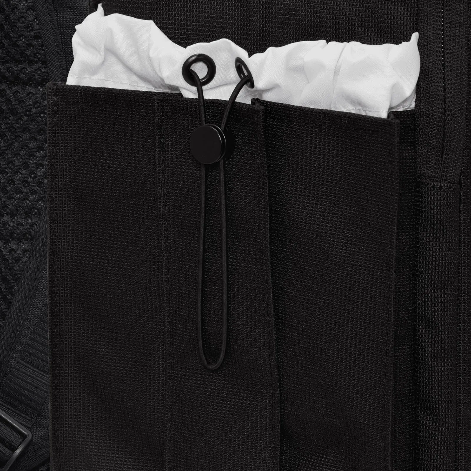 Kyrie 26L Backpack - Black/White