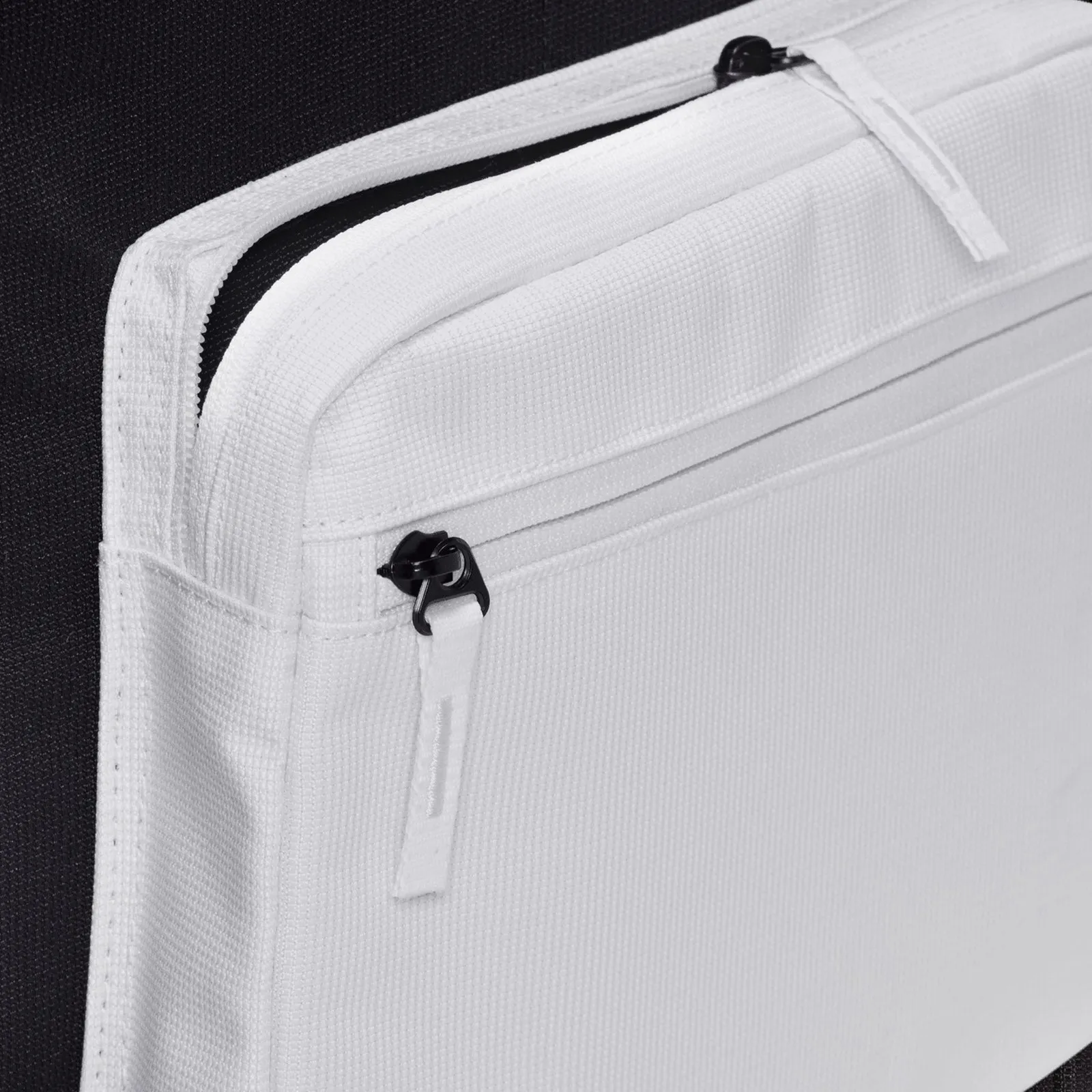 Kyrie 26L Backpack - Black/White