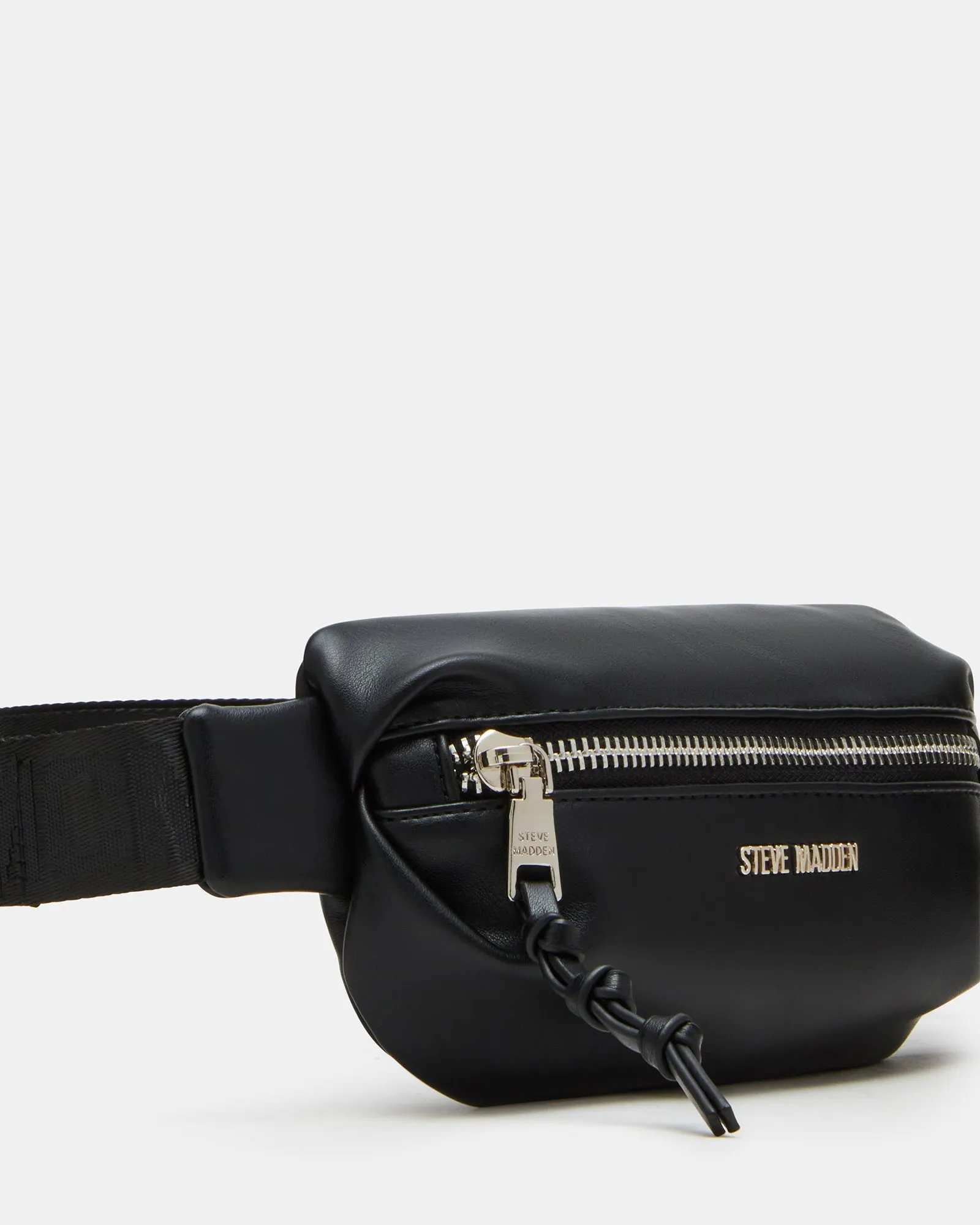 PLEATED BAGUETTE BELT BAG BLACK