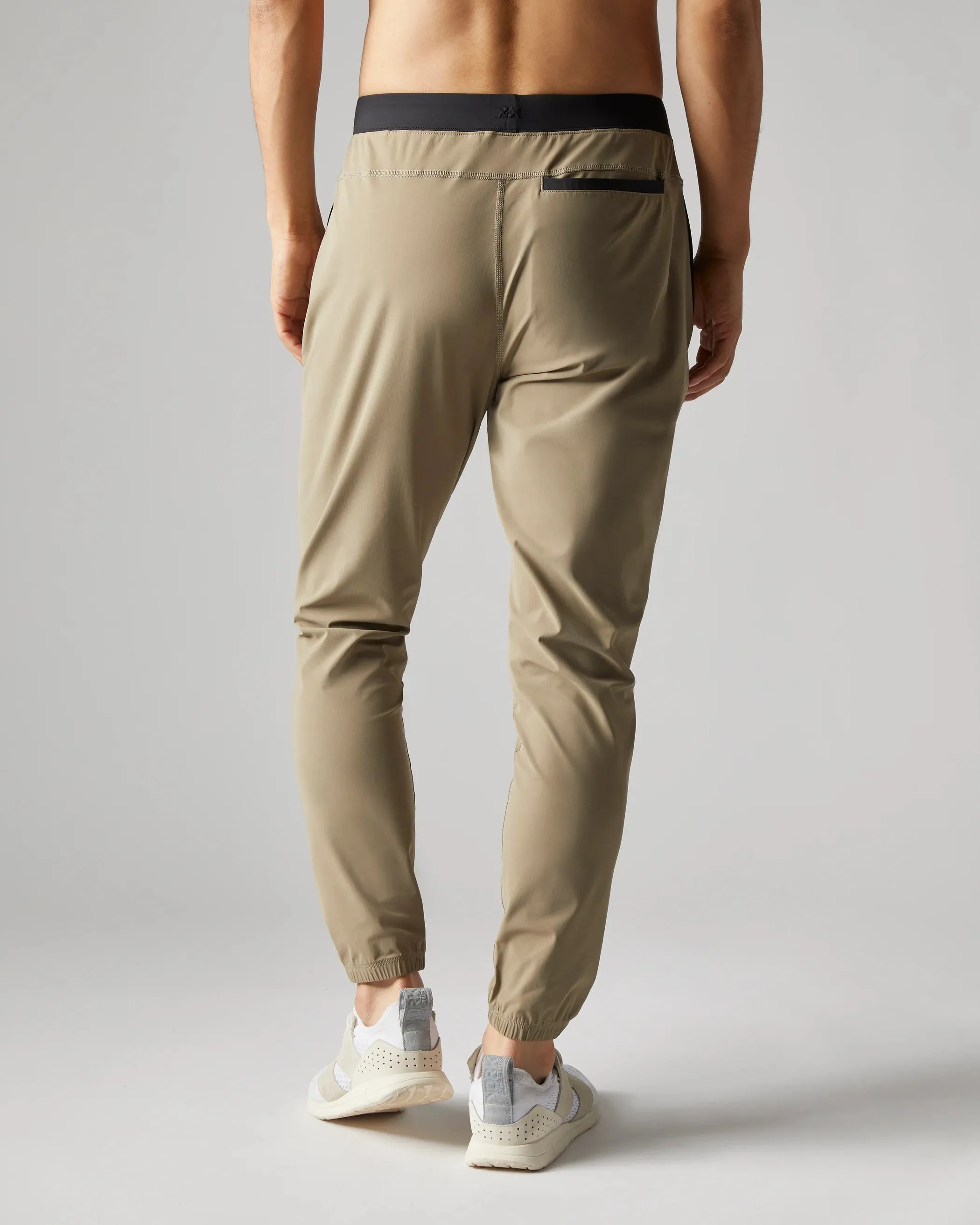 RHONE VERSATILITY WORKOUT PANT - SANDALO