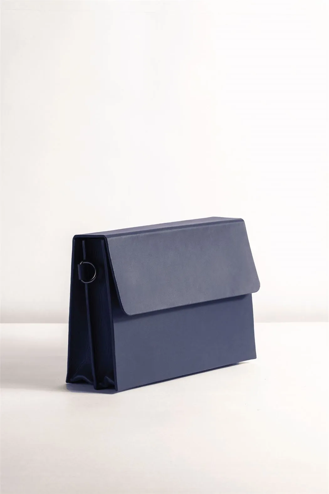 Tanned   I   Quad Messenger      Navy  TO/QM-NVY  I Leather Bag