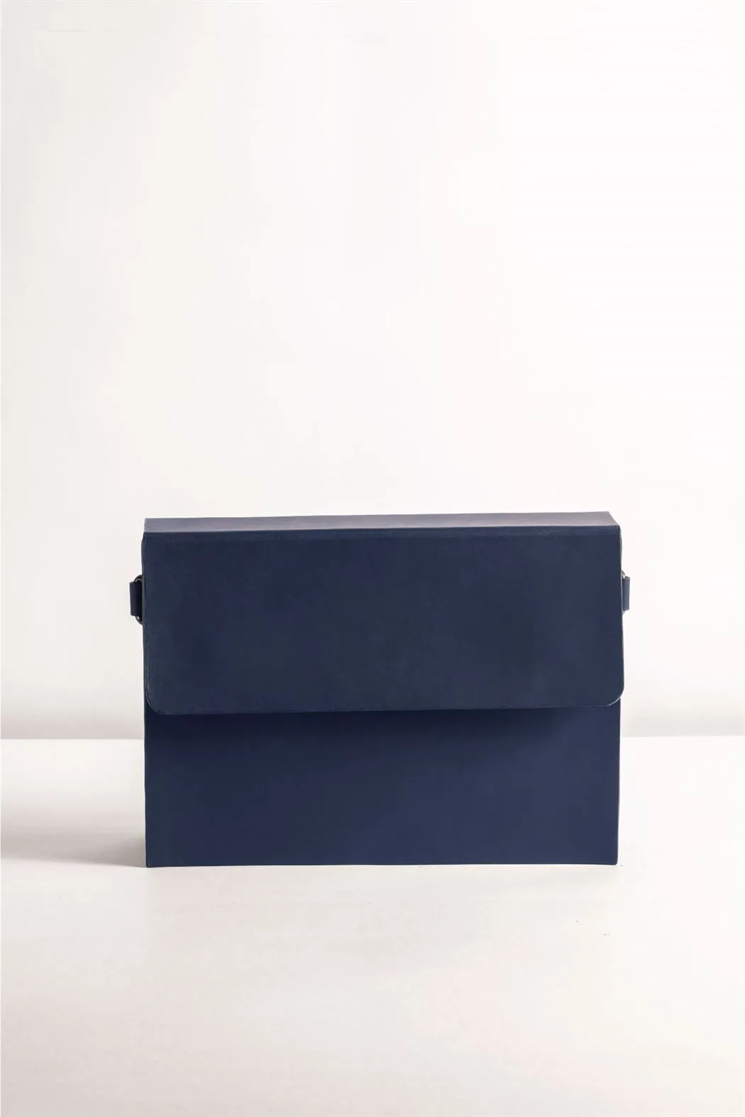 Tanned   I   Quad Messenger      Navy  TO/QM-NVY  I Leather Bag