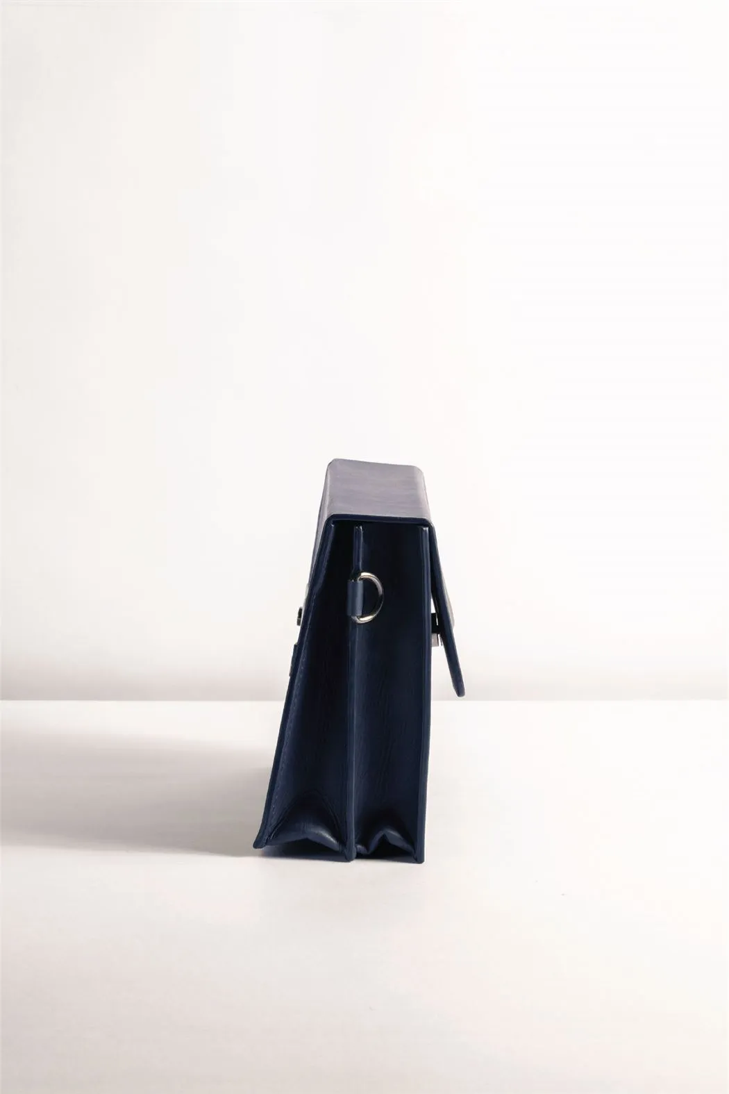 Tanned   I   Quad Messenger      Navy  TO/QM-NVY  I Leather Bag