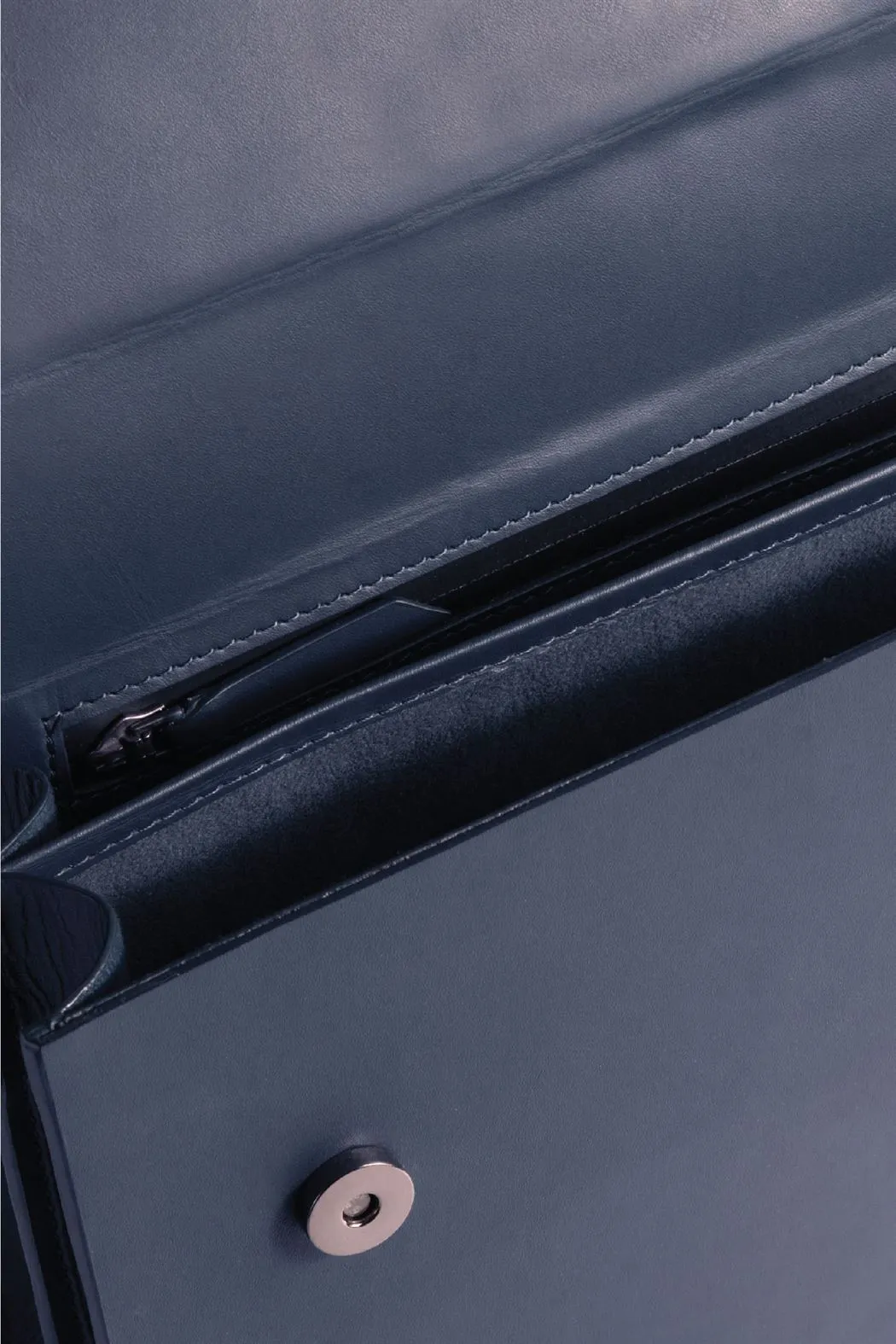 Tanned   I   Quad Messenger      Navy  TO/QM-NVY  I Leather Bag
