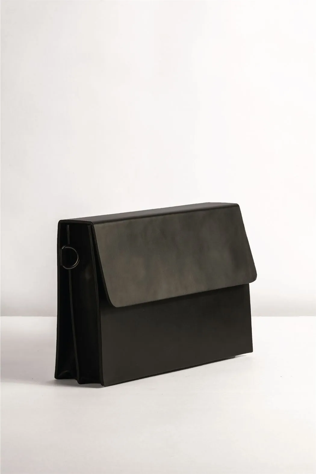 Tanned   I   Quad Messenger    Sling, Cross Body  Black  TO/QM-BLK  I Leather Bag