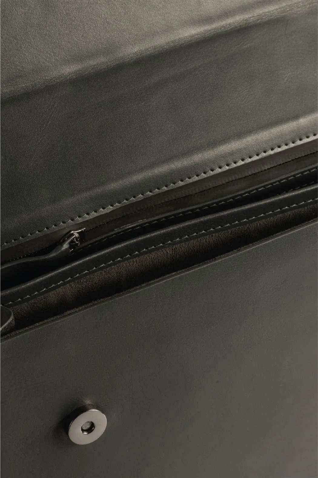 Tanned   I   Quad Messenger    Sling, Cross Body  Black  TO/QM-BLK  I Leather Bag